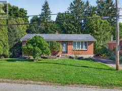 98 QUEEN STREET Thames Centre Ontario, N0L 1G2