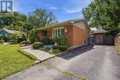 7 GLENBURNIE CRESCENT | London Ontario | Slide Image Two