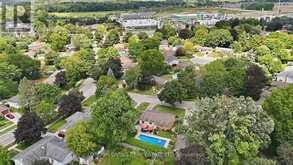 7 GLENBURNIE CRESCENT | London Ontario | Slide Image Fifty
