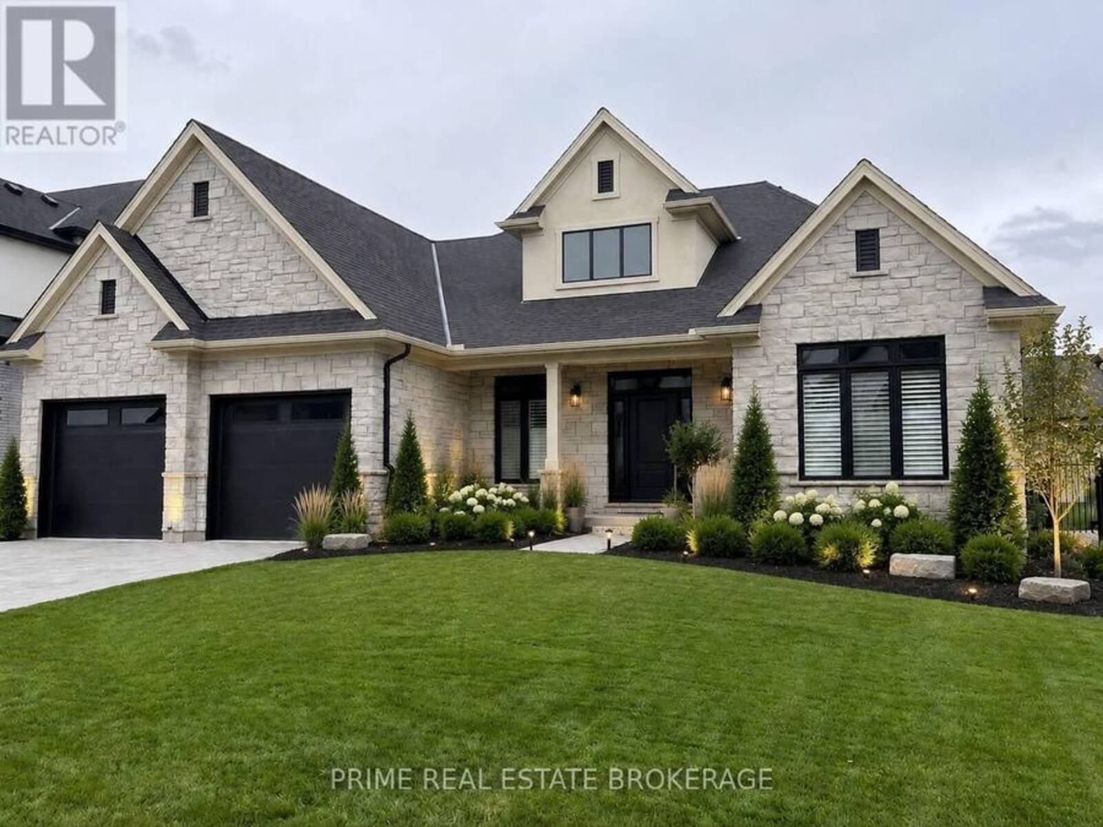 689 VALLEYSTREAM WALK, London, Ontario N6G 3X8
