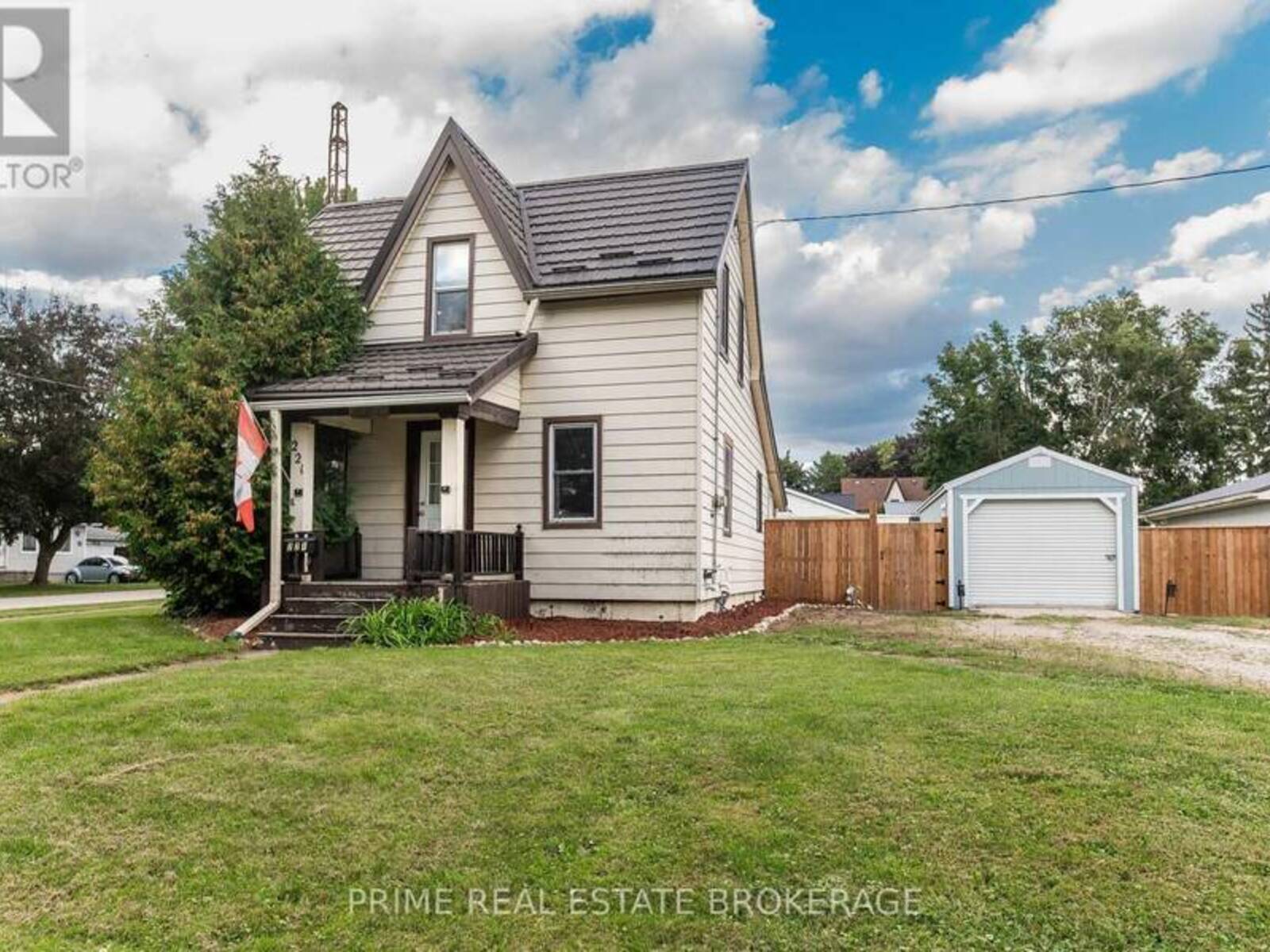 221 THIRD STREET, West Elgin, Ontario N0L 2C0