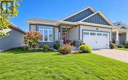 34 SUNRISE LANE | Grand Bend Ontario | Slide Image Nine