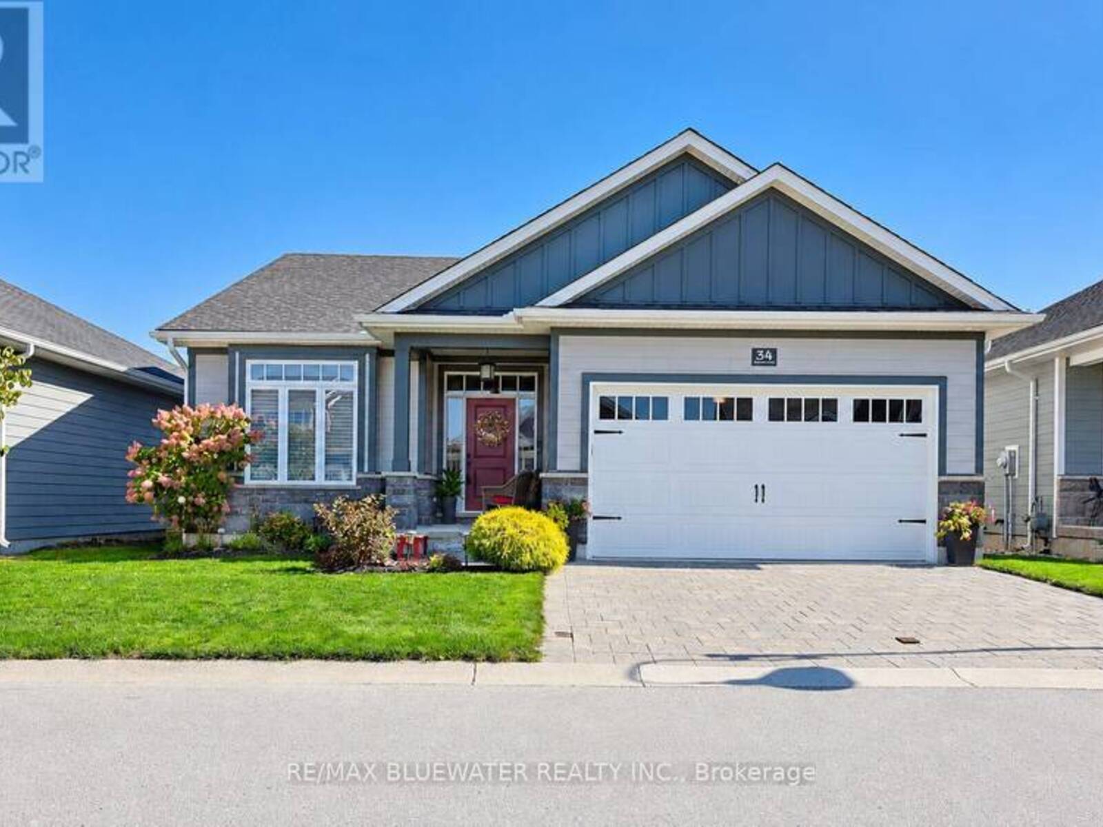 34 SUNRISE LANE, Grand Bend, Ontario N0M 1T0