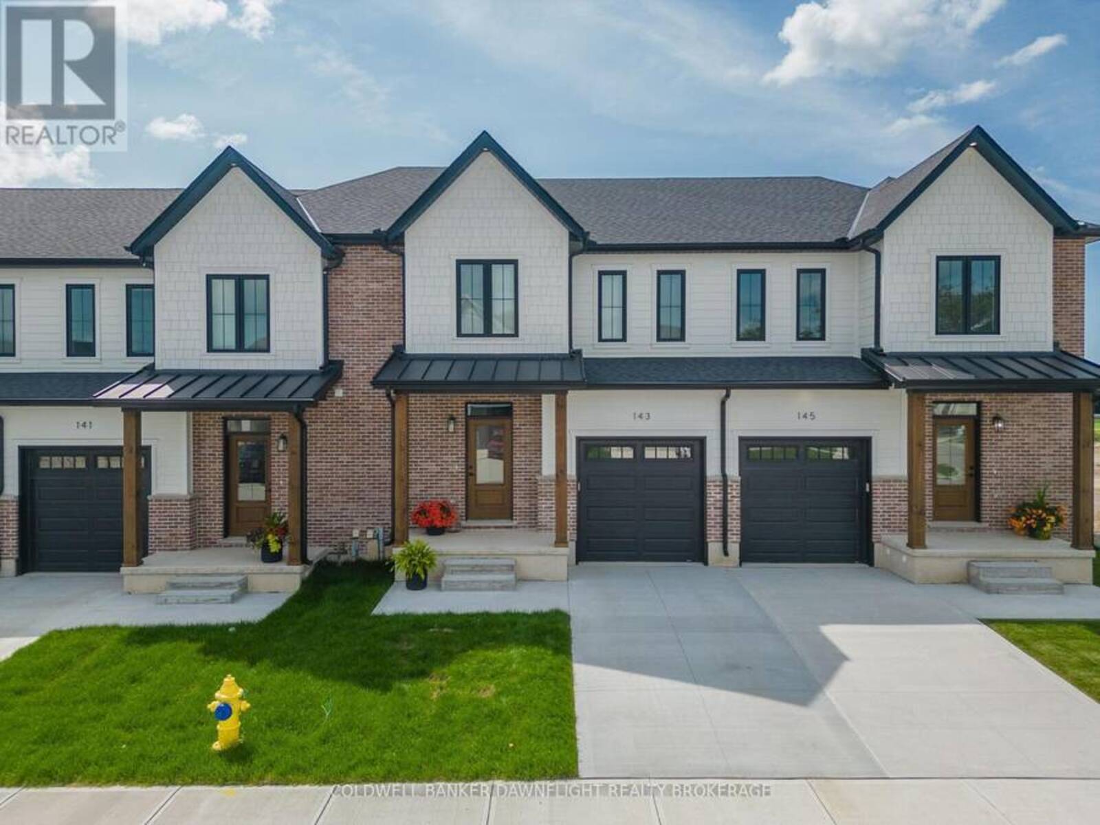 11 - 147 SCOTTS DRIVE, Lucan Biddulph, Ontario N0M 2J0