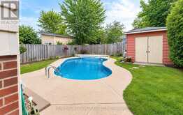 95 CLIFTON CRESCENT S | London Ontario | Slide Image Nineteen
