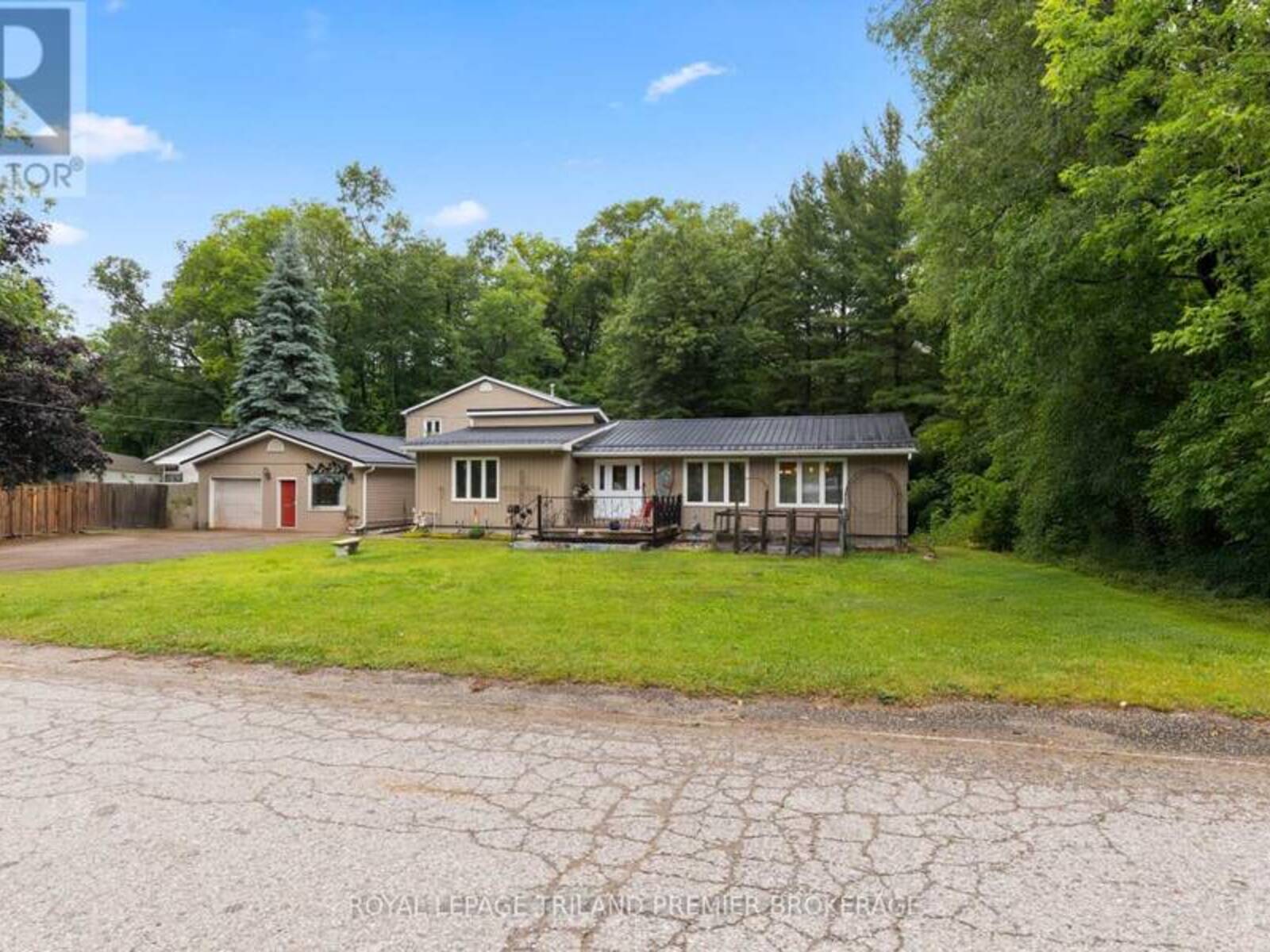 7710 CLAYTON STREET, Lambton Shores, Ontario N0M 2L0