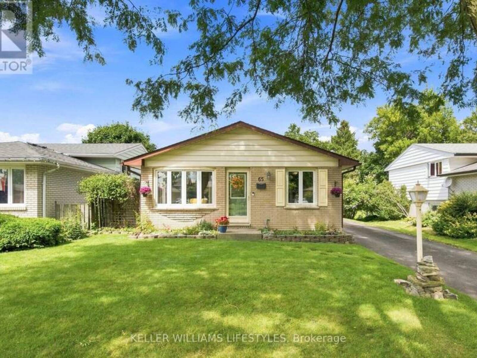 65 VILLENEUVE CRESCENT, London, Ontario N5V 1M7
