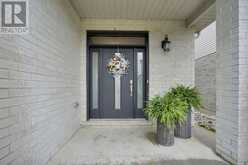 2080 WATEROAK DRIVE | London Ontario | Slide Image Three