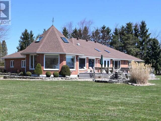 7154 TALBOT TRAIL Chatham-Kent Ontario, N0P 1A0 - 4 Bedrooms Waterfront Home For sale