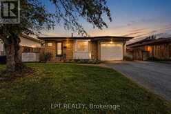 208 DEVERON CRESCENT | London Ontario | Slide Image Three