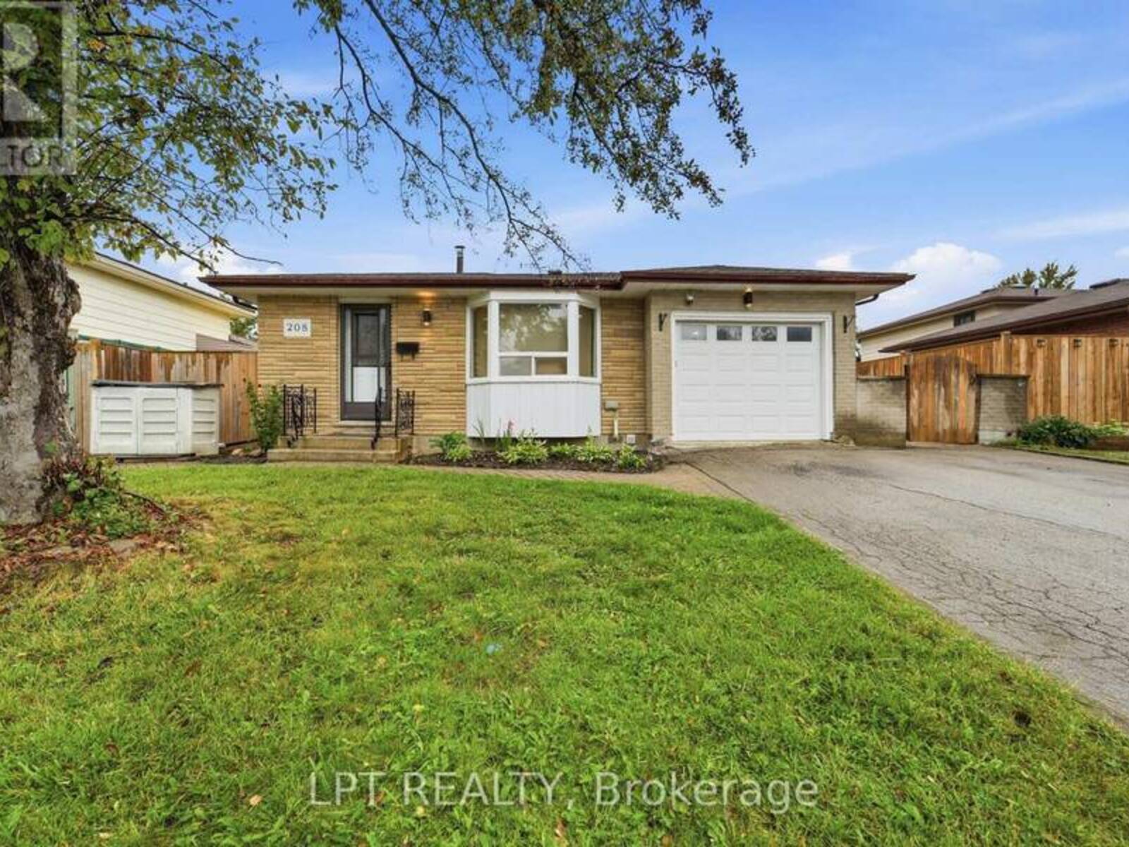 208 DEVERON CRESCENT, London, Ontario N5Z 4J3