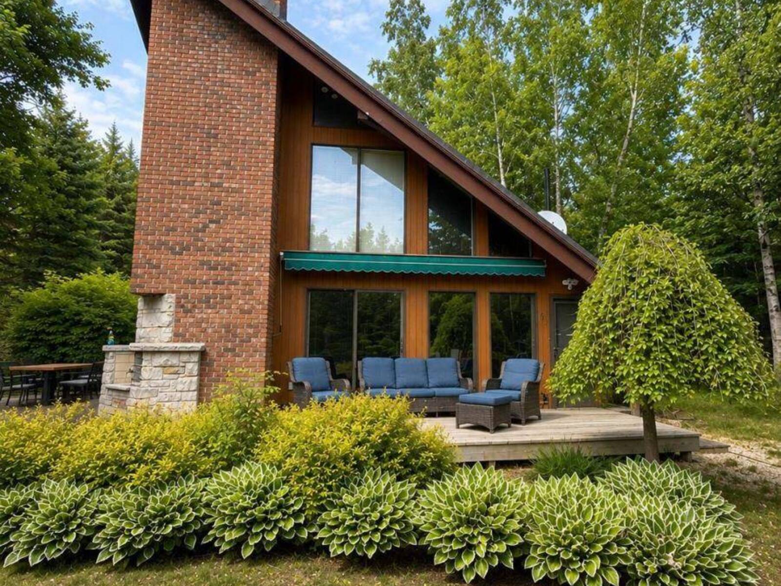 463 ECKFORD AVENUE, Southampton, Ontario N0H 2L0
