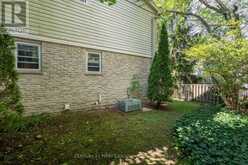 327 EVERGLADE CRESCENT | London Ontario | Slide Image Thirty-seven