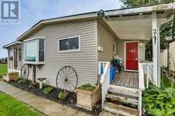 24 PINEVIEW AVENUE | Malahide Ontario | Slide Image Four