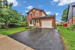 744 CLASSIC DRIVE | London Ontario | Slide Image Two
