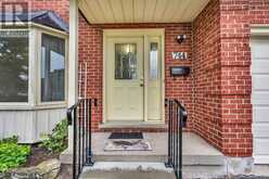 744 CLASSIC DRIVE | London Ontario | Slide Image Three