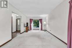 744 CLASSIC DRIVE | London Ontario | Slide Image Eight