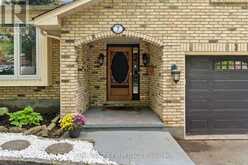 7 SOMERSET CRESCENT | London Ontario | Slide Image Three