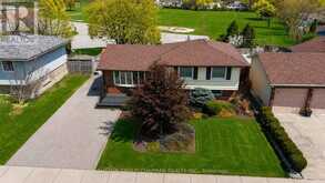 965 OSGOODE DRIVE | London Ontario | Slide Image Three