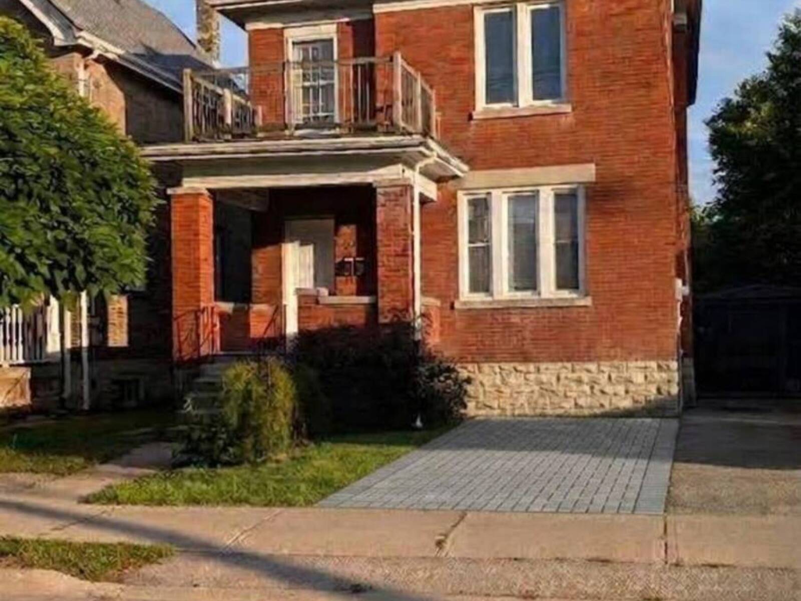 867 QUEENS AVENUE, London, Ontario N5W 3H7