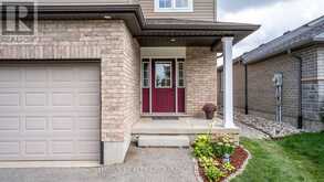2695 FOXBEND LINK | London Ontario | Slide Image Three