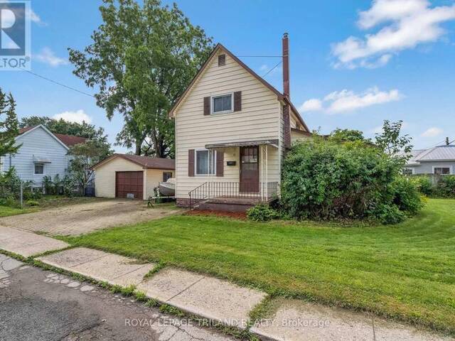 15 ANTRIM STREET St. Thomas Ontario, N5P 1S2 - 3 Bedrooms Home For Sale