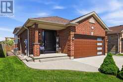 2334 MEADOWGATE BOULEVARD | London Ontario | Slide Image Three