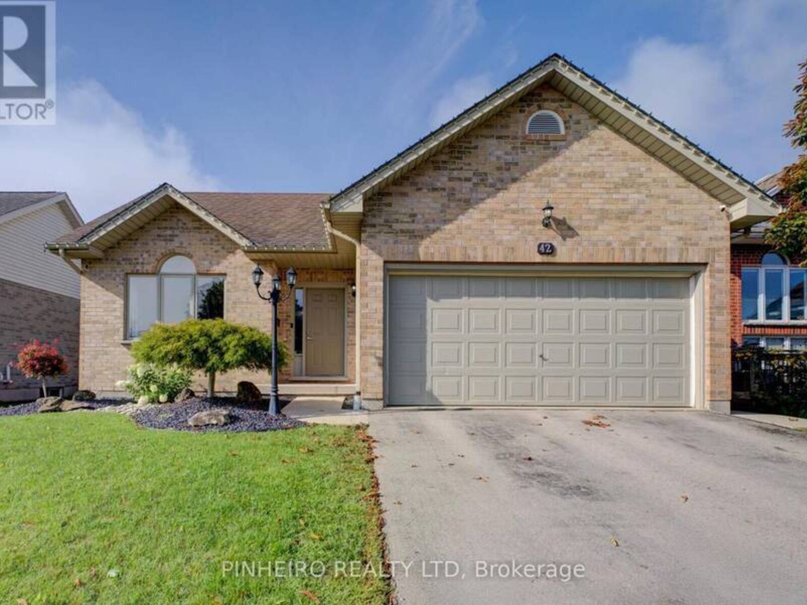 42 HICKORY BOULEVARD W, Strathroy-Caradoc, Ontario N7G 4E9