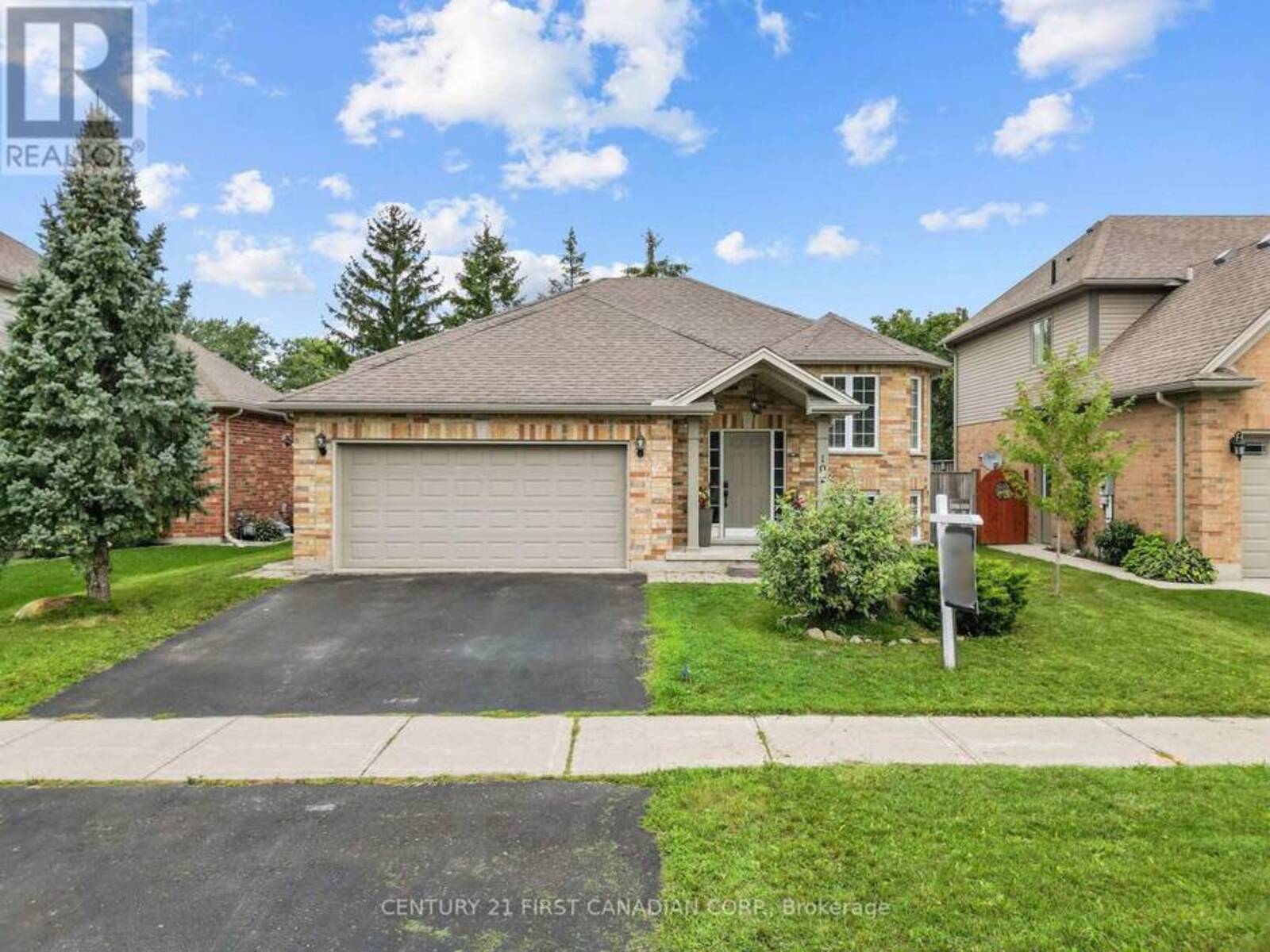 102 WATSON STREET, Lucan Biddulph, Ontario N0M 2J0