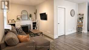 4 ELMWOOD PLACE | London Ontario | Slide Image Four