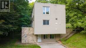 2546 WESTDEL BOURNE | London Ontario | Slide Image Nine