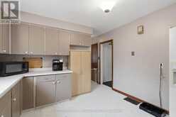 44 SOUTH EDGEWARE ROAD | St. Thomas Ontario | Slide Image Nineteen