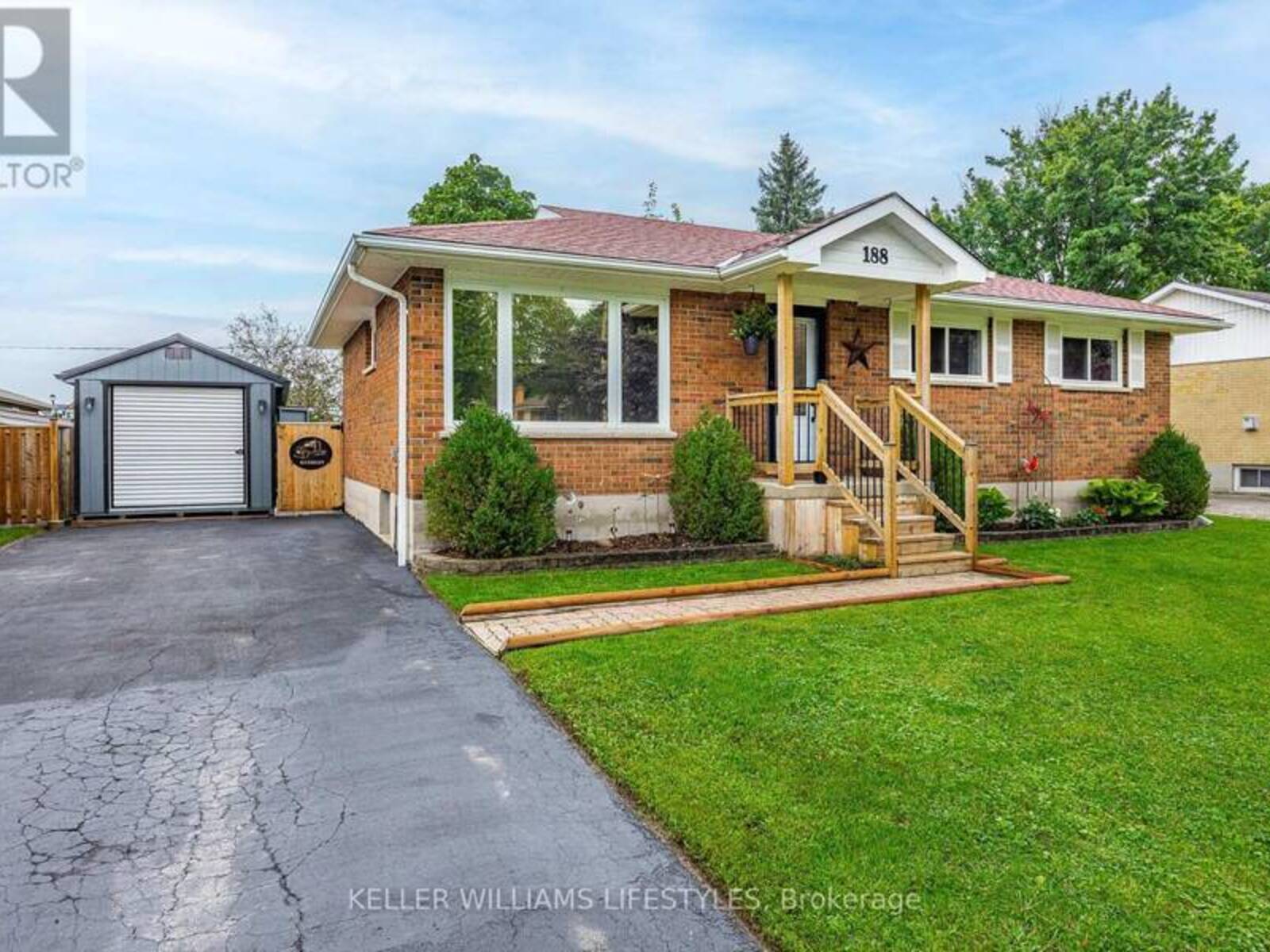 188 QUEEN STREET, North Middlesex, Ontario N0M 1A0