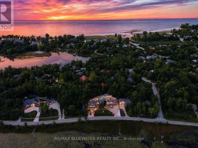 7196 OUTER DRIVE Lambton Shores Ontario, N0M 2L0 - 5 Bedrooms Waterfront Home For sale