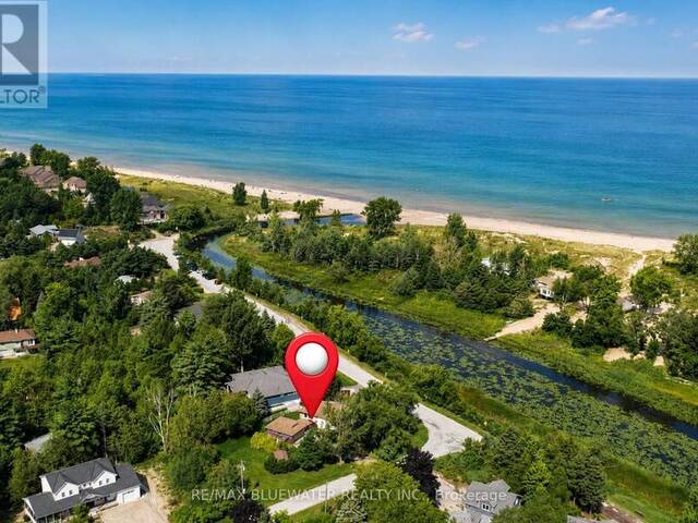 9997 EDWARD STREET Lambton Shores Ontario, N0M 2L0 - 4 Bedrooms Waterfront Home For sale