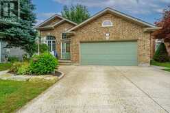 22 RIDGE STREET | Strathroy-Caradoc Ontario | Slide Image One