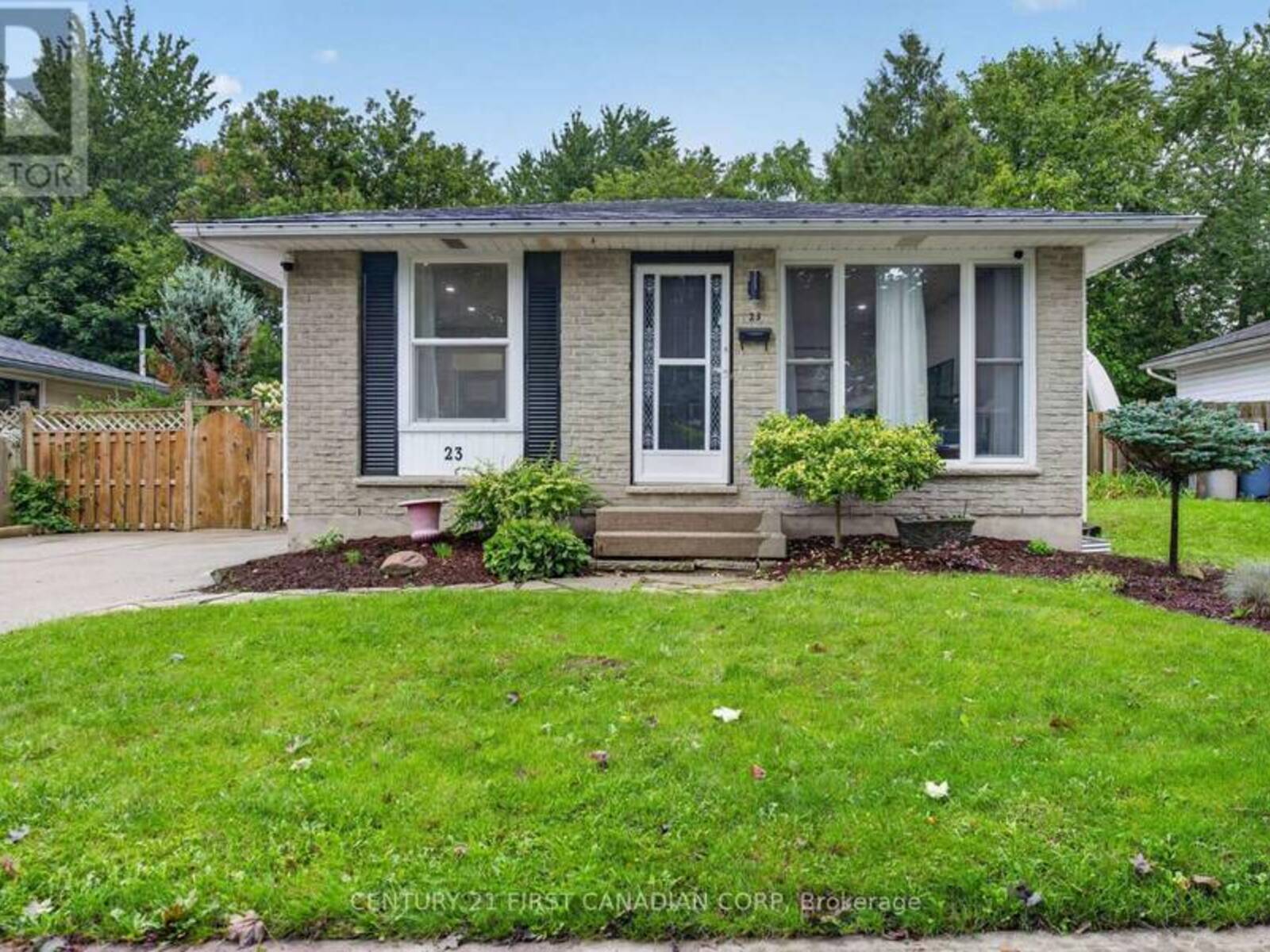 23 BRUNSWICK AVENUE, London, Ontario N6G 3K4