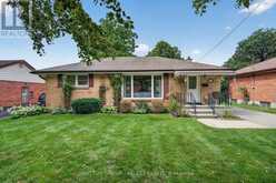 172 FAIRHAVEN CIRCLE | London Ontario | Slide Image Four