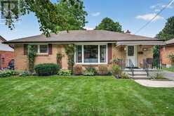 172 FAIRHAVEN CIRCLE | London Ontario | Slide Image Five