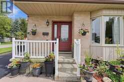 1 TANNER DRIVE | London Ontario | Slide Image Four