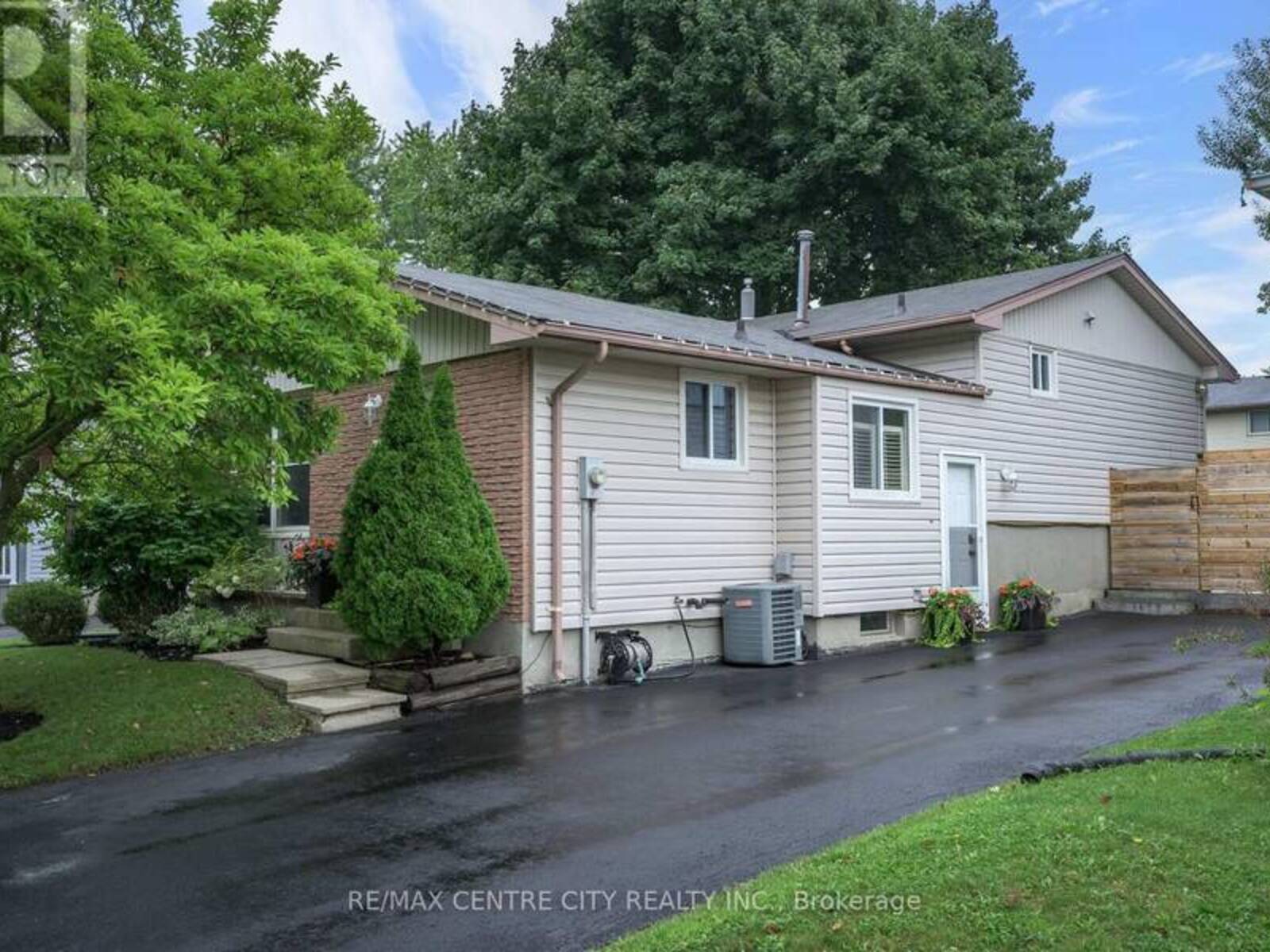71 ARDSLEY ROAD, London, Ontario N6G 3J4