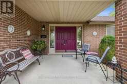 7 GLENVIEW CRESCENT | London Ontario | Slide Image Three