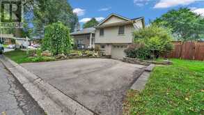 47 ALAYNE CRESCENT | London Ontario | Slide Image Three