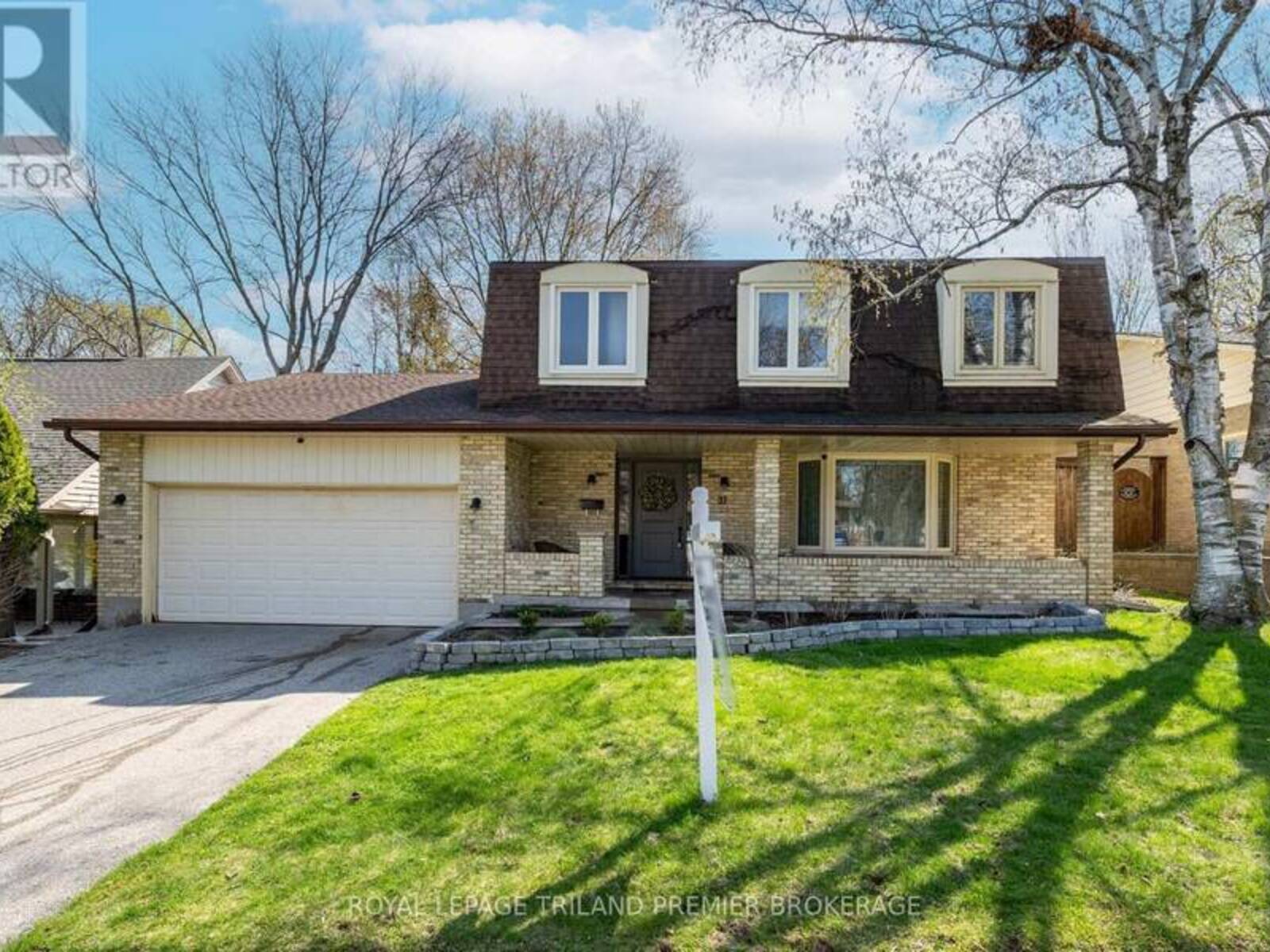 31 FOXCROFT CRESCENT, London, Ontario N6K 3A3
