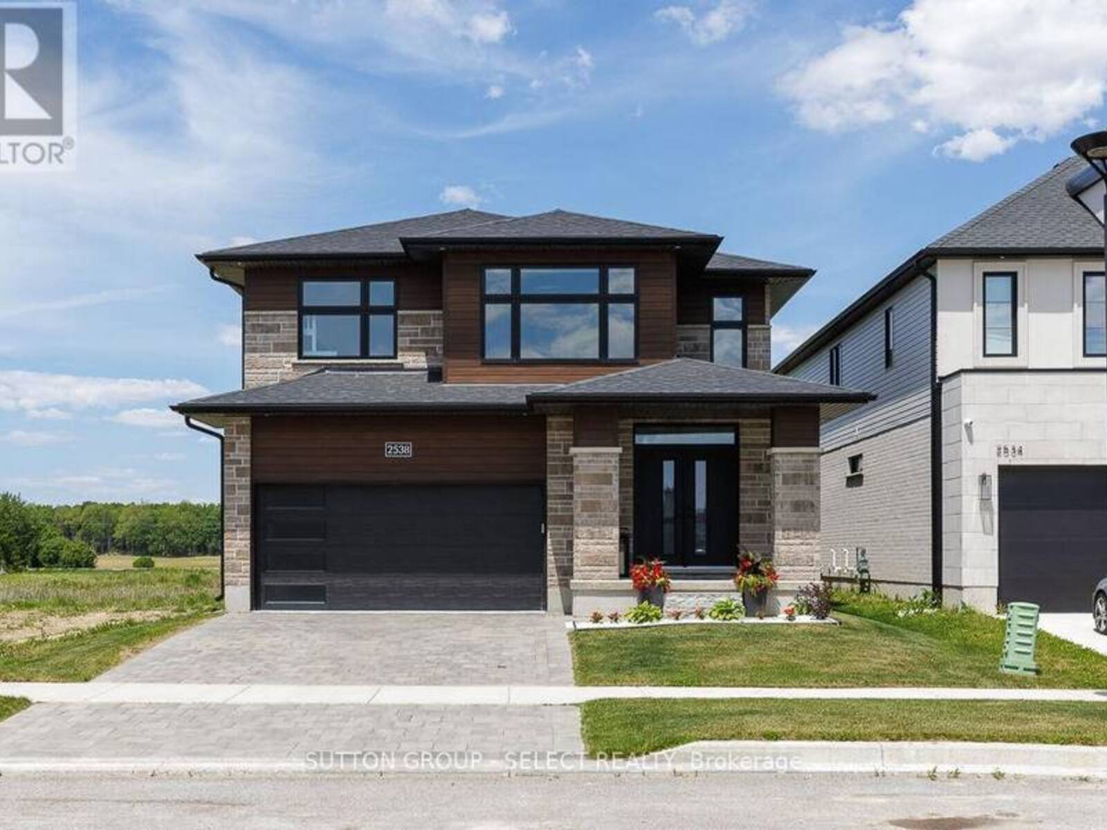 2538 BUROAK DRIVE, London, Ontario N6G 3X7