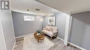 9 CAMELOT CRESCENT | London Ontario | Slide Image Thirty-one
