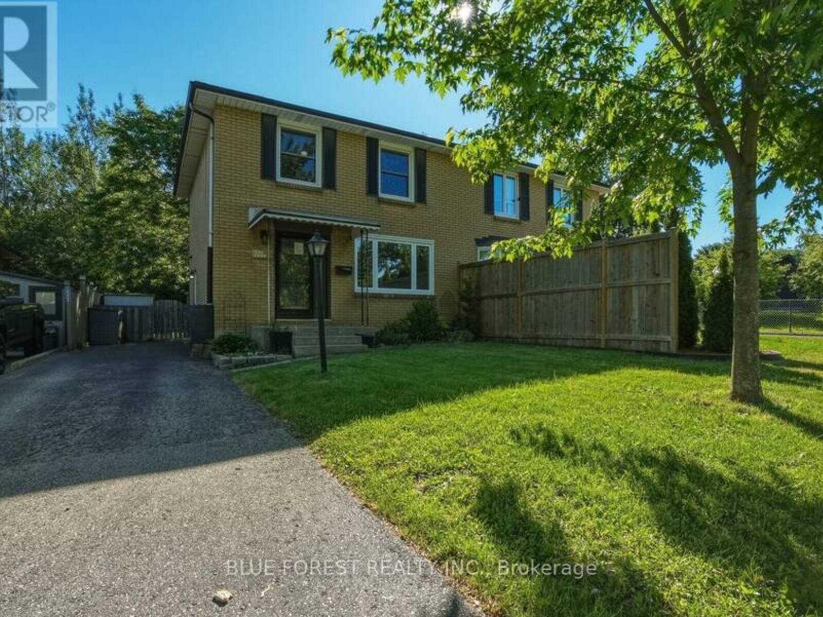230 CAIRN STREET, London, Ontario N5Z 3W7
