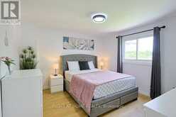 208 ADMIRAL DRIVE | London Ontario | Slide Image Eighteen