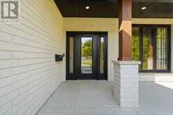 18 MCNAB STREET | Strathroy-Caradoc Ontario | Slide Image Three