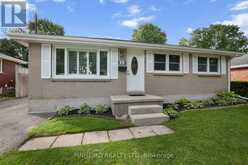 1811 WHITEHALL DRIVE | London Ontario | Slide Image Three